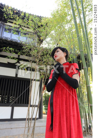 happy Chinese new year. beautiful young Asian woman dress tradit 15224893