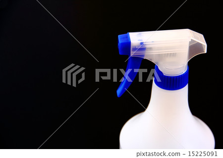 A spray container A spray container 15225091