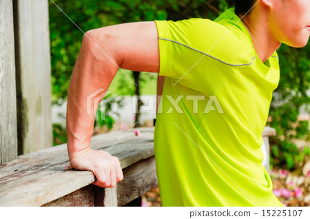 Guy working out in the park Guy working out in the park 15225107