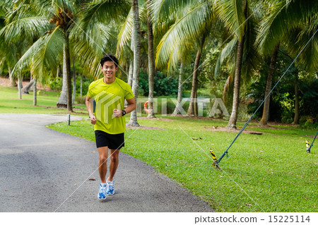 Guy working out in the park Guy working out in the park 15225114