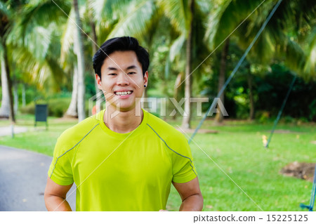 Guy working out in the park Guy working out in the park 15225125