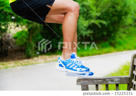 Guy working out in the park 15225131