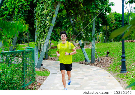 Guy working out in the park Guy working out in the park 15225145