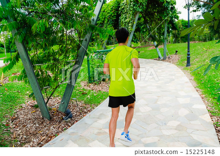 Guy working out in the park Guy working out in the park 15225148