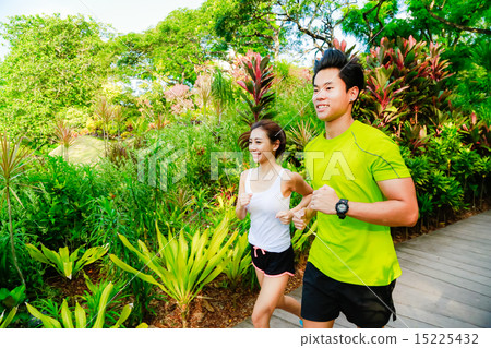 Couple Working out in the Singapore Park Couple Working out in the Singapore Park 15225432