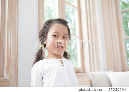 girl, five years old, grinning 15239394