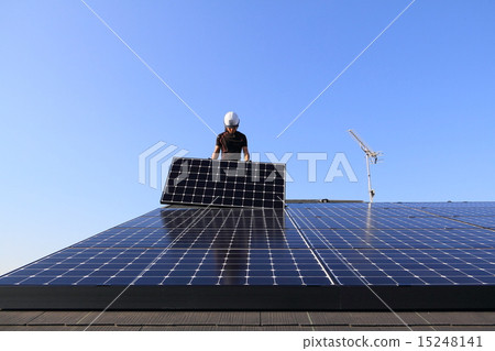 太陽能在藍天下太陽能在藍天下 15248141