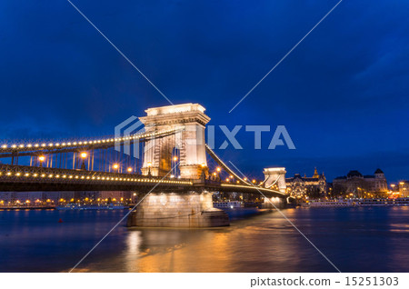 Night's Chain Bridge 2 15251303