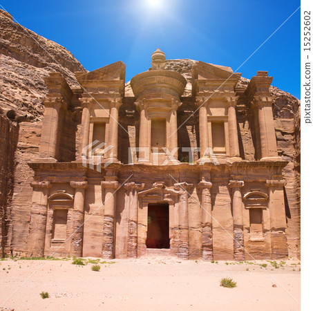 Ancient temple in Petra, Jordan 15252602