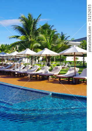 swimming pool in hotel 15252655