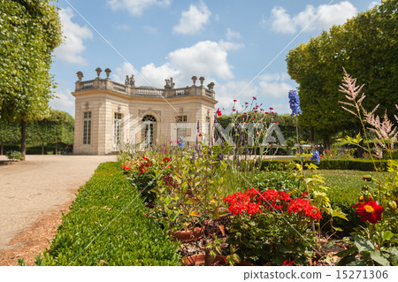 Le Petit Trianon in Versailles Le Petit Trianon in Versailles 15271306