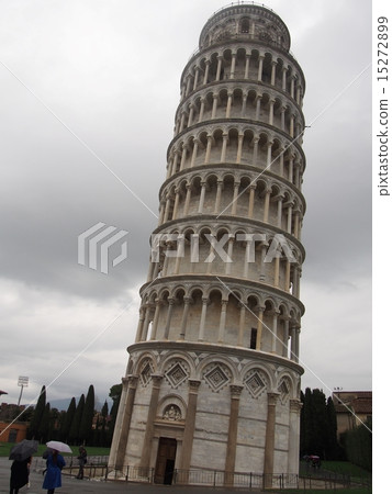 Cloudy sky leaning tower Cloudy sky leaning tower 15272899