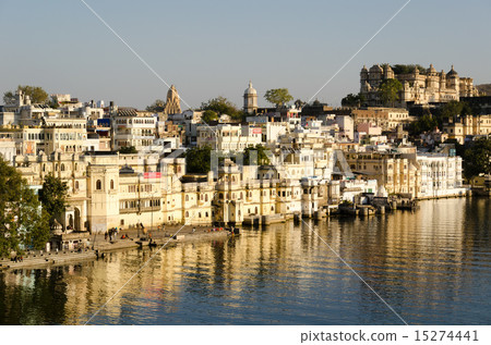 Lake and palace of Udaipur at sunset in India Lake and palace of Udaipur at sunset in India 15274441