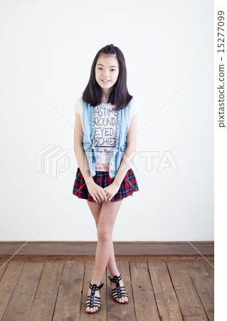 迷你裙的小學生 15277099