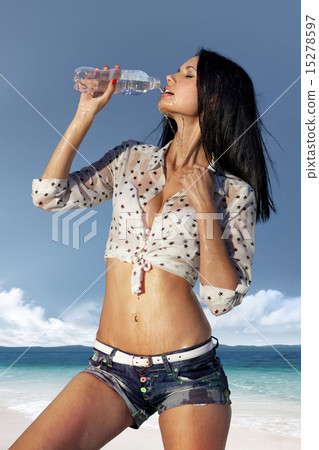 thirst in hot day 15278597