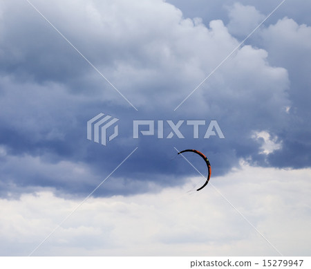Power kite in sea and cloudy sky Power kite in sea and cloudy sky 15279947