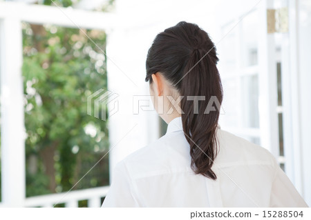 返回 後背 背影 15288504