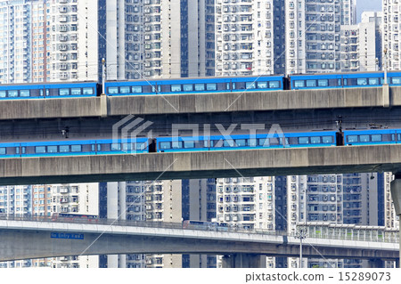 high speed train on bridge in hong kong downtown 15289073