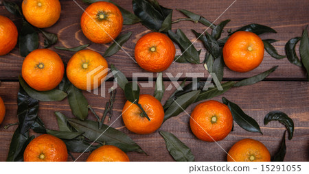 brunch of tangerines 15291055