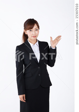 一個穿西裝的女人 一個穿西裝的女人 15307010