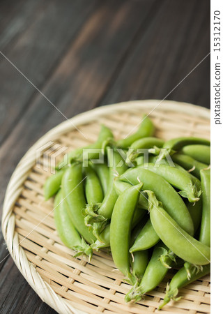 Snap peas 15312170