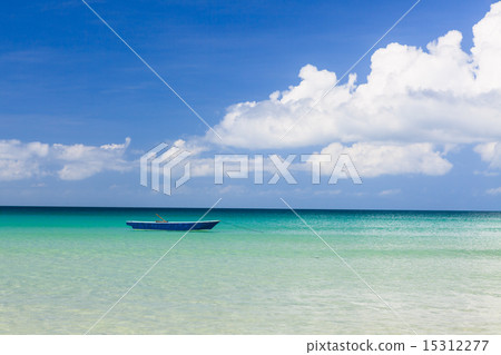 Fisher boat and clear turquoise water 15312277