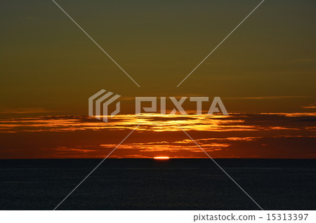West coast of Okinawa, sunset falling to the horizontal line West coast of Okinawa, sunset falling to the horizontal line 15313397
