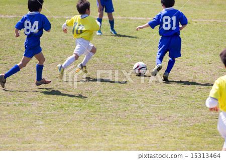Boy football 15313464