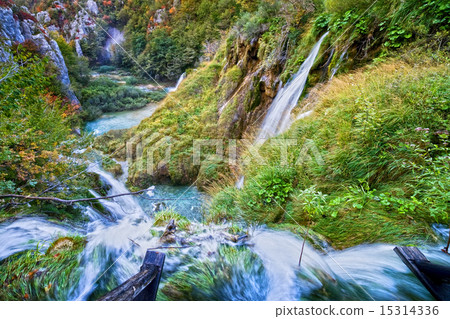 Autumn Valley Waterfalls 15314336