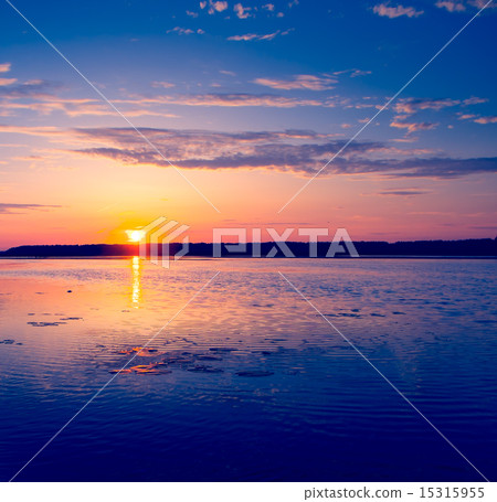 Amazing sunset 15315955