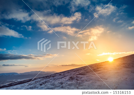 Winter landscape 15316153