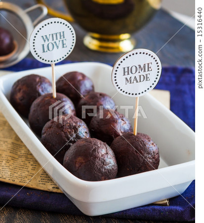 sweet chocolates truffles, hand made, dessert 15316440