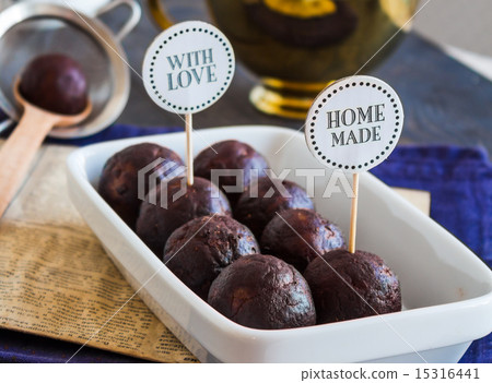 sweet chocolates truffles, hand made, dessert 15316441