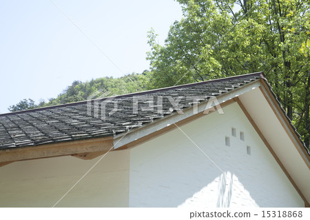 House and green shade image 15318868