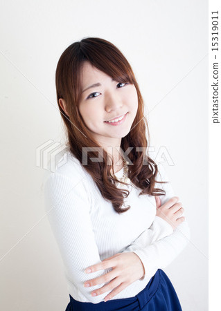 Girls with arms Girls with arms 15319011