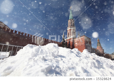drifts of snow on Red Square in Moscow, snow, storm drifts of snow on Red Square in Moscow, snow, storm 15328624