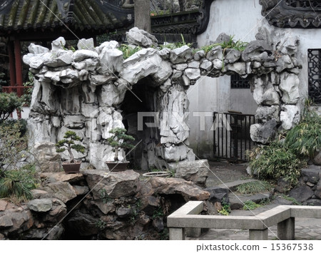 China's Shanghai City Gion (Yoon) Famous Garden, Mt. 15367538