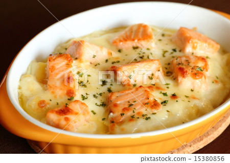 Salmon gratin Salmon gratin 15380856