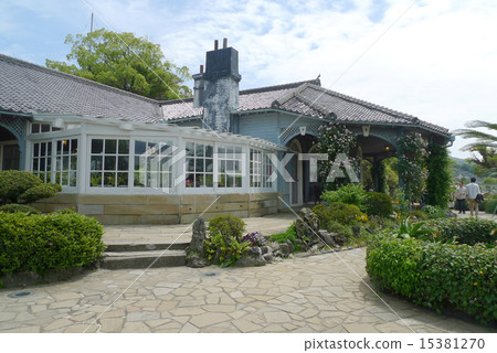  Glover House 15381270
