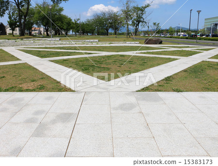 初夏公園·廣場（側身） 15383173