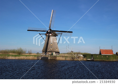 小孩堤防荷蘭風車 15384930