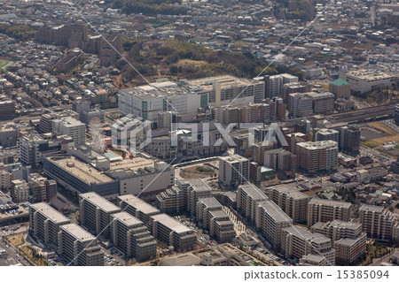 橫濱市政地鐵中心鳥瞰圖在北站附近的 15385094