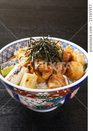 Yakitori-don 15385957