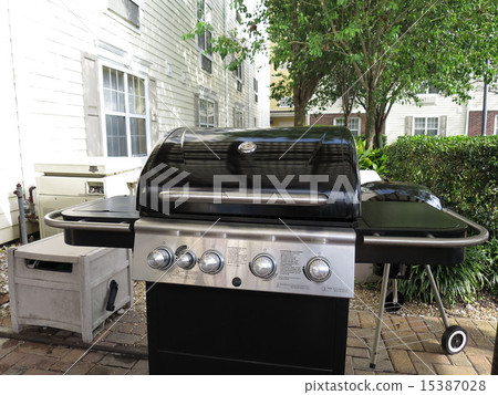 Hotel barbecue facilities 15387028