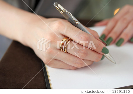 Women's Accessories 15391350