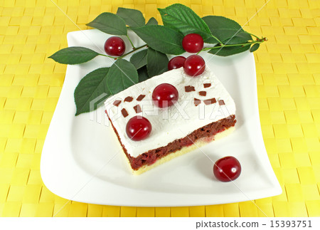 Homemade cake with sour cherries 15393751