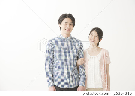 Men and women in their twenties (indoor) Men and women in their twenties (indoor) 15394319