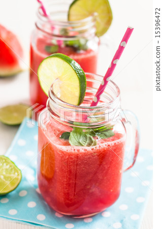 Watermelon and lime drink 15396472