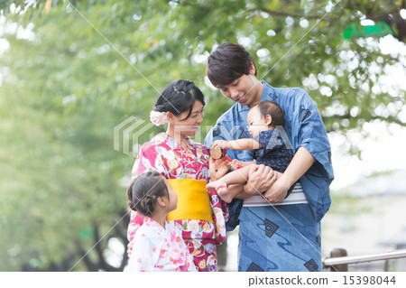 family, yukata, summer festival 15398044