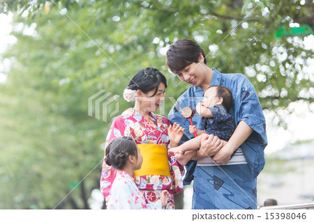 family, yukata, summer festival 15398046